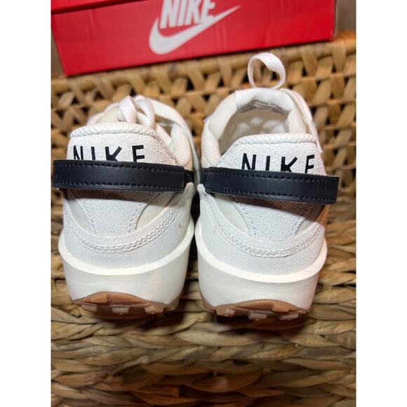 Nike Waffle Debut - Picture 4 of 9